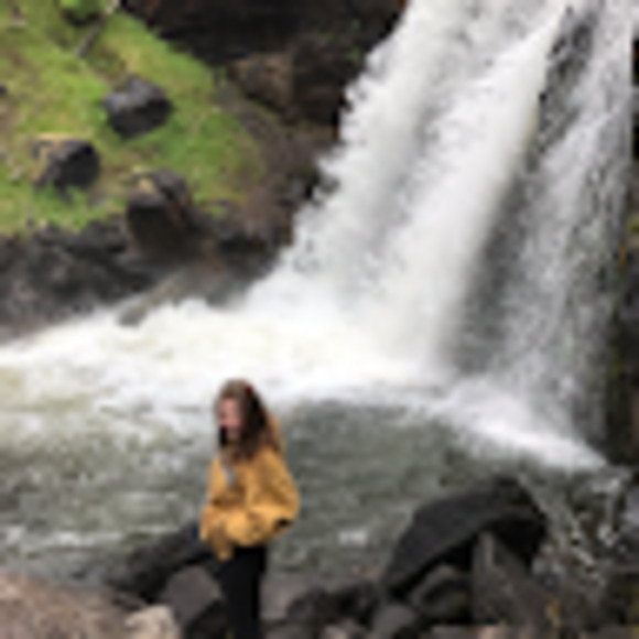 Meet your Posher, Alyssa - Picture 1 of 1